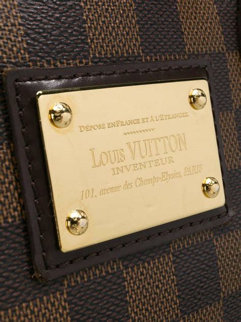 depose en france et etranger louis vuitton